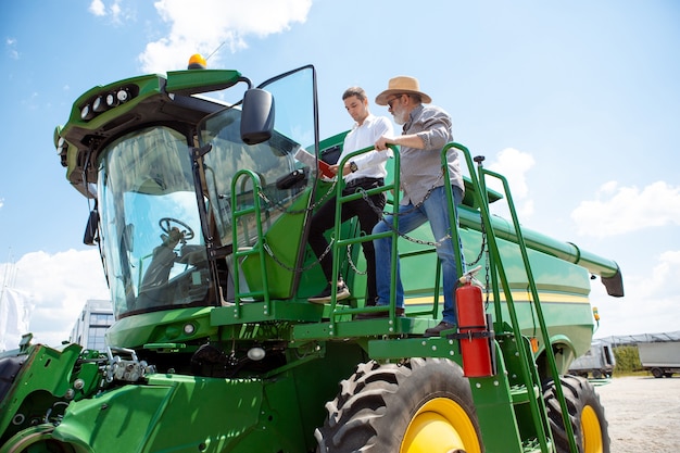 Model Farm Tractor - Jasa SIA/SILO di KAB. INDRAMAYU