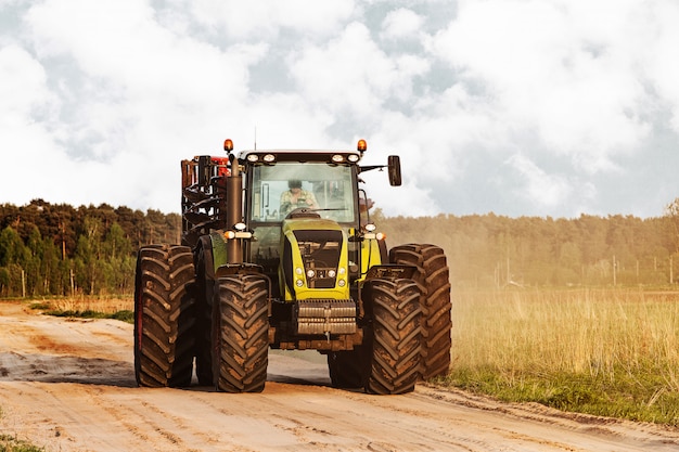 Farm Tractor - Layanan SIA di KAB. INDRAMAYU