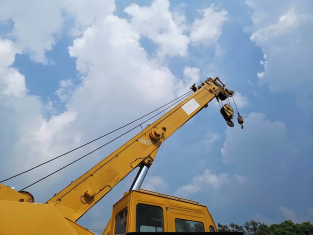 Model Truck Crane - Jasa SIA/SILO di KAB. MINAHASA