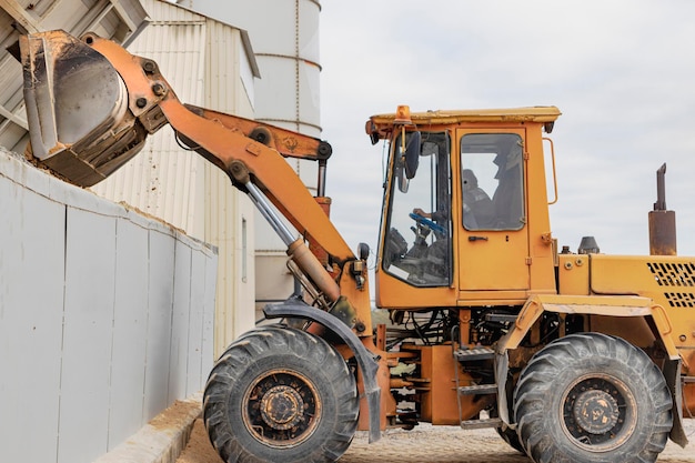 Model Wheel Loader - Jasa SIA/SILO di KOTA PARIAMAN